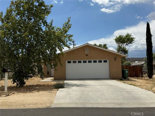 6350 Goleta Ave, Yucca Valley, CA, 92284-9325 | Card Image