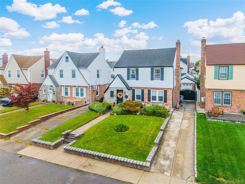 166 24th Rd, Whitestone, NY, 11357-4013 | Card Image