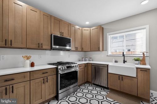 926 Mifflin St, PHILADELPHIA, PA, 19148-1613 | Card Image