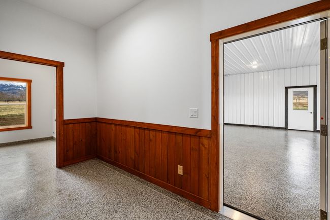 Mud Room off Garage | Image 12