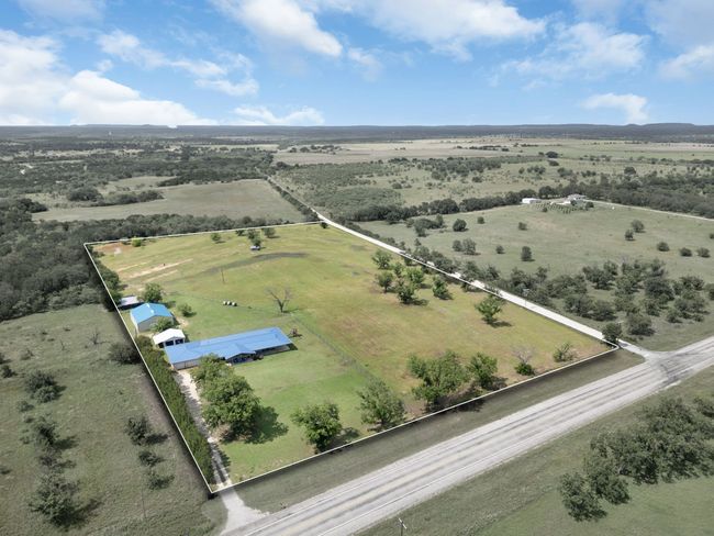 10292 Us Highway 190 W, Home with 4 bedrooms, 3 bathrooms and null parking in Lometa TX | Image 5