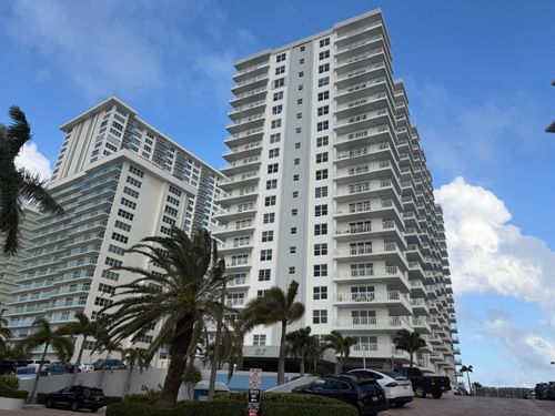 210-3850 Galt Ocean Dr, Fort Lauderdale, FL, 33308-7658 | Card Image