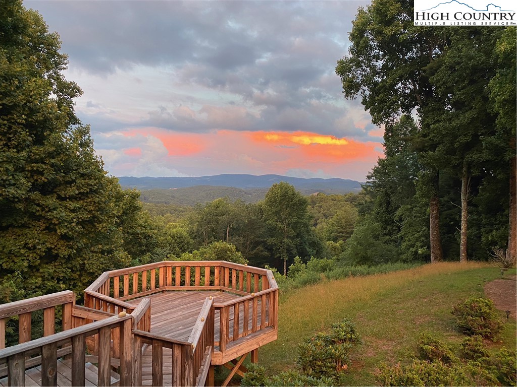 Eagle Nest Ln, Fleetwood, NC 28626