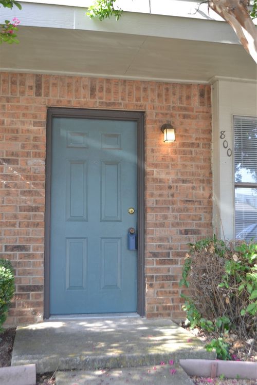 800 W Collins St, Denton, TX, 76201-7174 | Card Image