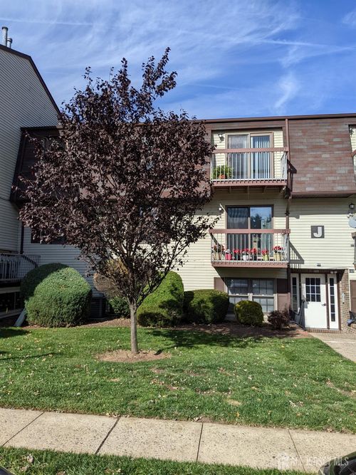 137 Orlando St, Edison, NJ, 08817-3345 | Card Image