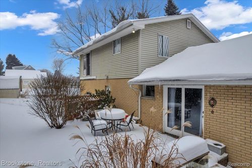 4785 Sylvanview Dr, Clarkston, MI, 48348-3847 | Card Image