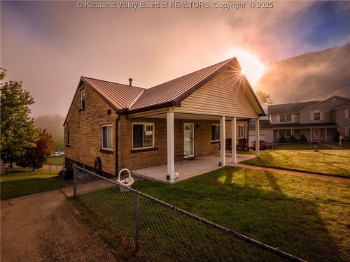 102 Mckinley Ave, Shrewsbury, WV, 25015-1920 | Card Image