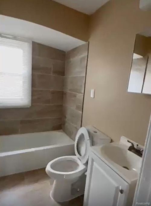 11683 Stahelin Ave, Detroit, MI, 48228-1345 | Card Image