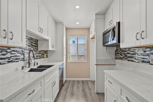 unit-10-9950 Jordan Ave, Chatsworth, CA, 91311-3771 | Card Image