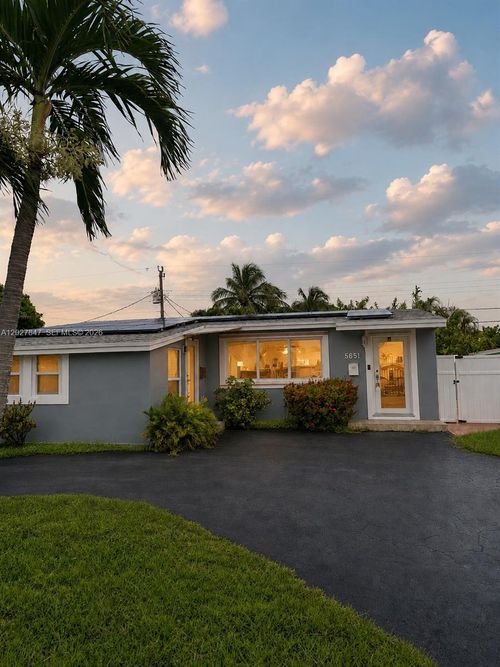 5651 Ne 9th Ave, Oakland Park, FL, 33334-4128 | Card Image