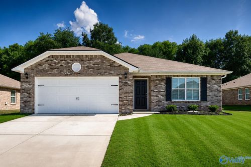 104 Jerrie Lynn Blvd, Meridianville, AL, 35759-3800 | Card Image