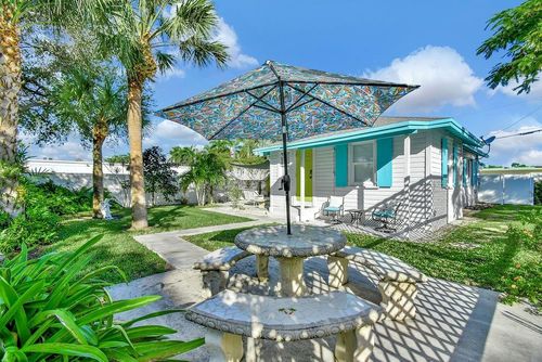 1240 Ne 34th Ct, Oakland Park, FL, 33334-4564 | Card Image