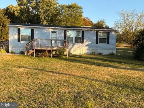 211 Manor Ln, Fishertown, PA, 15539-9769 | Card Image