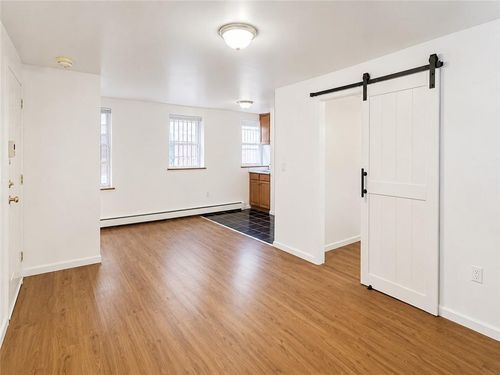 4r-180 Mulberry St, New York, NY, 10012-4530 | Card Image