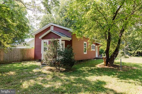 140 S Main St, BOWLING GREEN, VA, 22427-9425 | Card Image