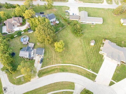 100 Golfview Ct, Sandwich, IL, 60548-1785 | Card Image