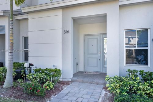 516 Ne 1st Dr, Florida City, FL, 33034-2276 | Card Image