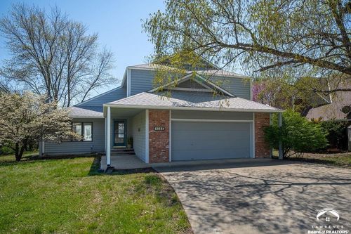4141 Wimbledon Cir, Lawrence, KS, 66047-2012 | Card Image