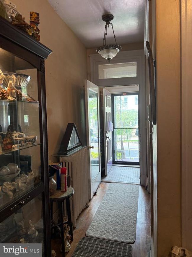 1121 8 Th St Ne, Townhouse with 4 bedrooms, 3 bathrooms and null parking in WASHINGTON DC | Image 8