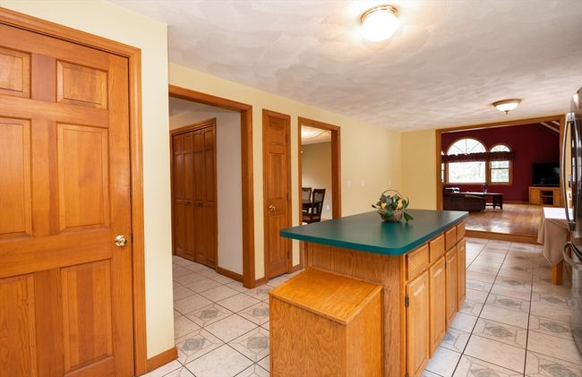 88 Jackman St, House other with 3 bedrooms, 3 bathrooms and 6 parking in Georgetown MA | Image 18