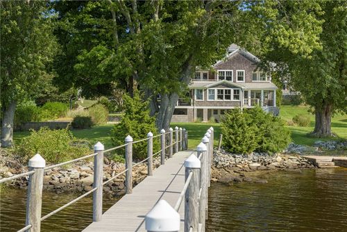 39 Shore Dr, Warren, RI, 02885-1310 | Card Image
