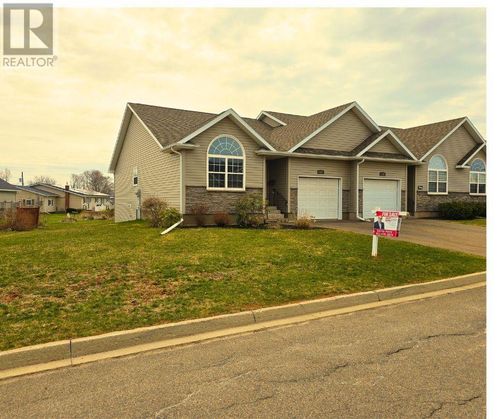 648 Murphy Street, Summerside, PE, C1N0G9 | Card Image