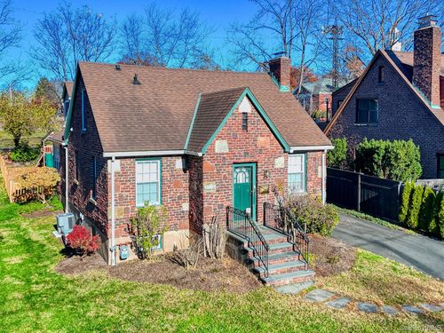 27 Haven Ct, Nyack, NY, 10960-1932 | Card Image