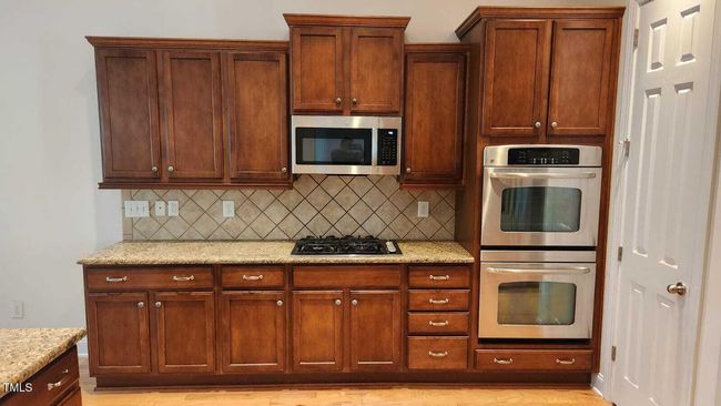 Kitchen | Image 12
