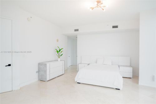 apt-701-18101 Collins Ave, Sunny Isles Beach, FL, 33160-3193 | Card Image