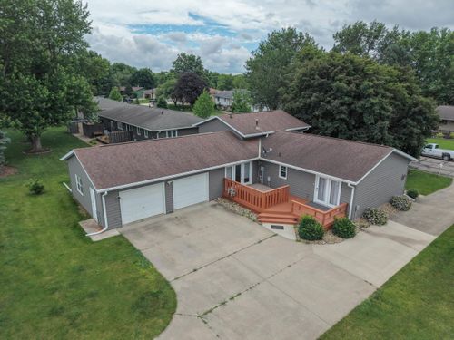 1509 Cantebury Cir, Grundy Center, IA, 50638-1021 | Card Image