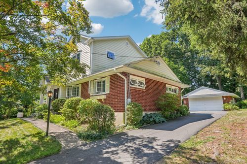13 Fairview Ave, Nanuet, NY, 10954-3229 | Card Image