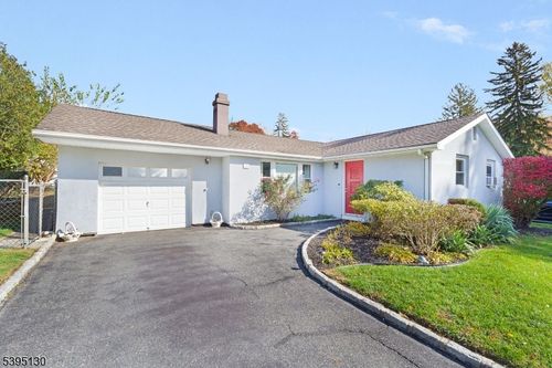 20 Dogwood Dr, Denville, NJ, 07834-2450 | Card Image