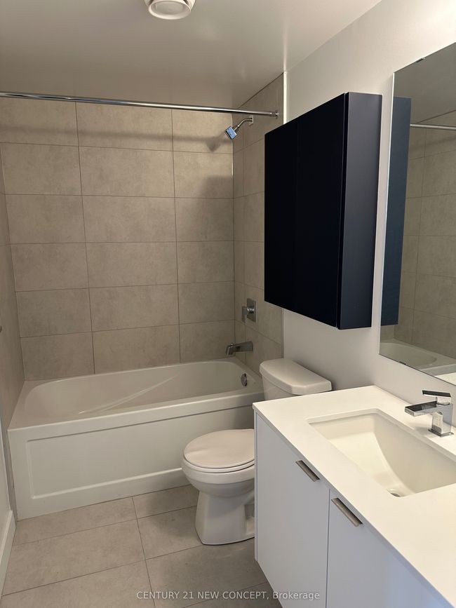 1402 - 8 Tippett Rd, Condo with 1 bedrooms, 1 bathrooms and null parking in Toronto ON | Image 4