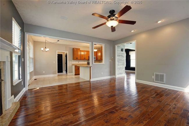 121 Jericho Rd, House other with 4 bedrooms, 3 bathrooms and null parking in Winfield WV | Image 11