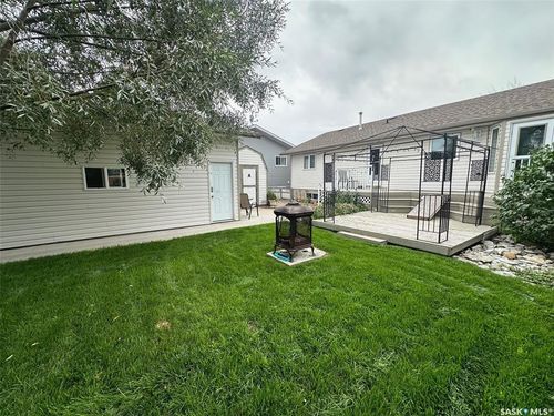 536 5th Ave W, Hudson Bay, SK, S0E0Y0 | Card Image