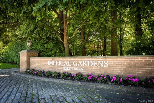 48 Wimbledon Dr, Roslyn, NY, 11576-3082 | Card Image