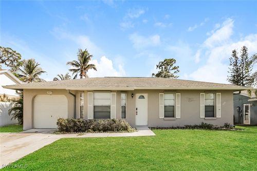 10217 Sandy Hollow Ln, Bonita Springs, FL, 34135-6679 | Card Image