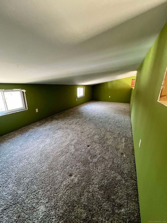 UNIT-42 - 25 Route 197, Home with 2 bedrooms, 1 bathrooms and 2 parking in Woodstock CT | Image 9