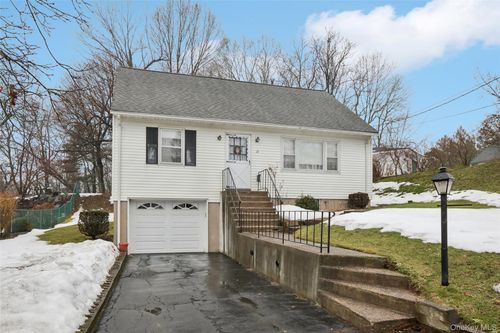 12 Jane St, Tappan, NY, 10983-2504 | Card Image