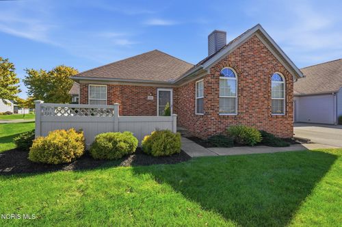 222 Stonegate Blvd, Bowling Green, OH, 43402-9165 | Card Image