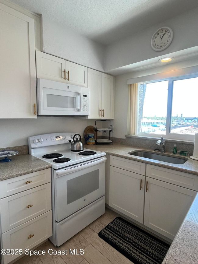 318 - 22 Tulip Ln, Condo with 1 bedrooms, 1 bathrooms and null parking in Cocoa Beach FL | Image 5