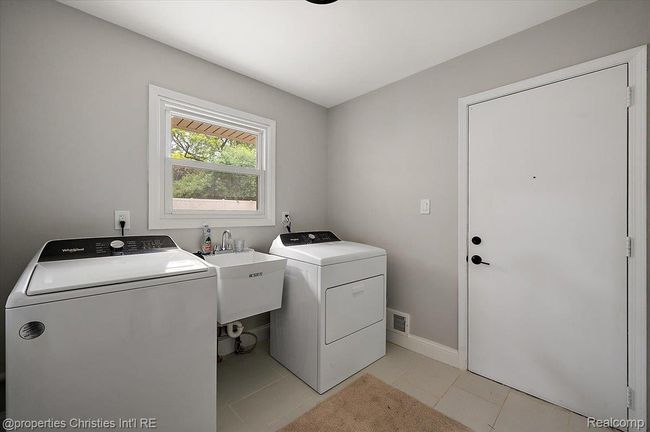 39-12231 Hillside Dr-39.jpg | Image 38
