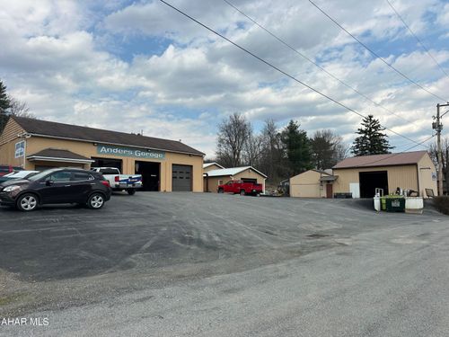 678 & 686 Hayes St, Tyrone, PA, 16686-8576 | Card Image