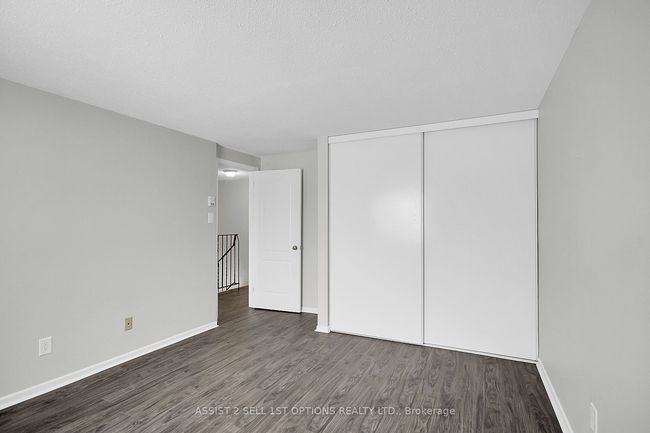 98 - 13C Woodvale Gn Crescent, Condo with 3 bedrooms, 2 bathrooms and null parking in South of Baseline to Knoxdale ON | Image 18