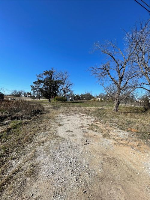 300 Starkey St, Bangs, TX, 76823-3515 | Card Image