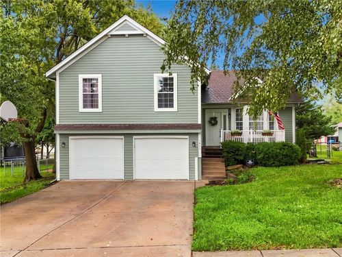 1711 Sunset Dr, Kearney, MO, 64060-7552 | Card Image