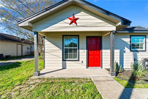 804 Avenue B, Sinton, TX, 78387-3660 | Card Image