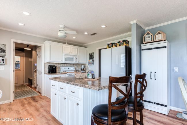 2647 N Highway 788, House other with 3 bedrooms, 2 bathrooms and null parking in Plainview TX | Image 14