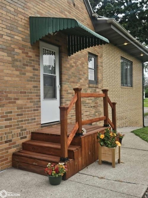 927 S 16th St, Fort Dodge, IA, 50501-5341 | Card Image