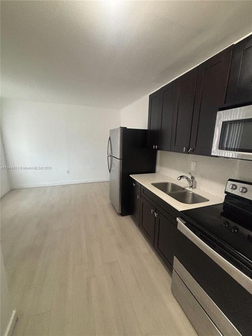 apt-5-1145 Nw 3rd St, Miami, FL, 33128-1075 | Card Image